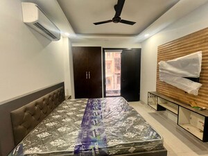 Bedroom in 1 BHK Builder Floor at Sector 43 – for Rent