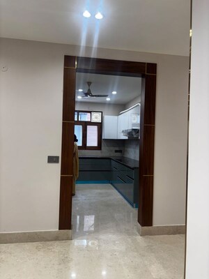 Room in 3 BHK Builder Floor at Sector 51 – for Rent