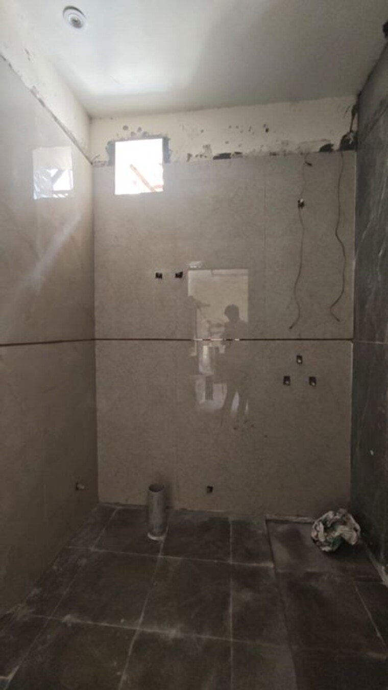 Bathroom, green fields colony 1 RK 75 Sq.Yd. Builder Floor In Green Fields Colony Faridabad 10619565