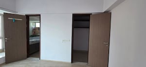 Room in 2.5 BHK Apartment at DB Woods, Goregaon East – for Sale
