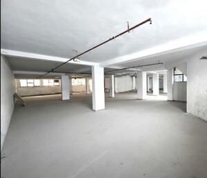 Showroom For Rent in Bariatu