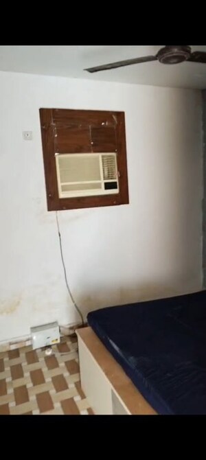 1 RK Builder Floor For Rent in Green Fields Colony