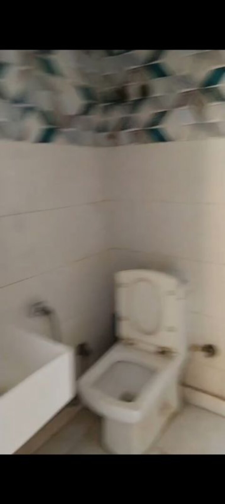 Bathroom, green fields colony 1 RK 75 Sq.Yd. Builder Floor In Green Fields Colony Faridabad 10619584
