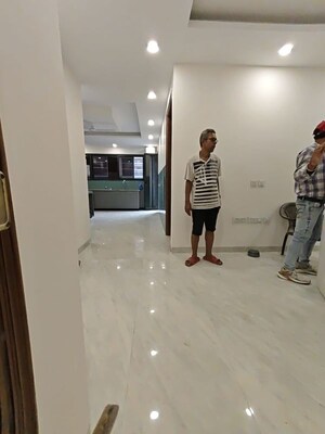 Parking in 2 BHK Builder Floor at Civil Lines – for Rent