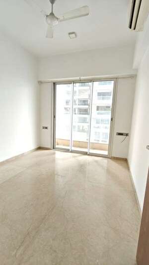 Room in 3 BHK Apartment at Omkar Alta Monte, Malad East – for Rent