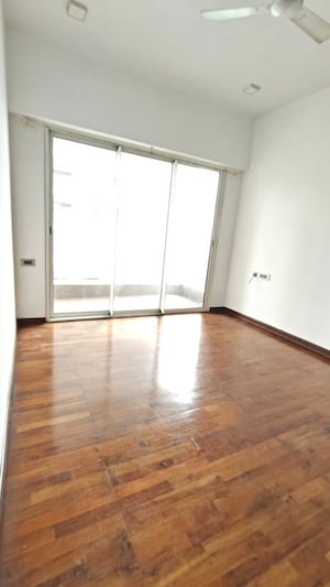 Room in 3 BHK Apartment at Omkar Alta Monte, Malad East – for Rent