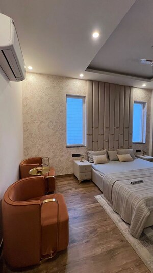 Team Area in 3 BHK Builder Floor at Sector 23 – for Rent