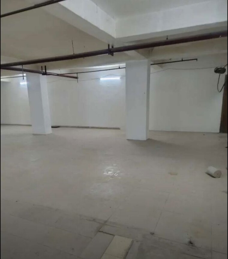 Room, bariatu Commercial Showroom 2000 Sq.Ft. In Bariatu Ranchi 10619589