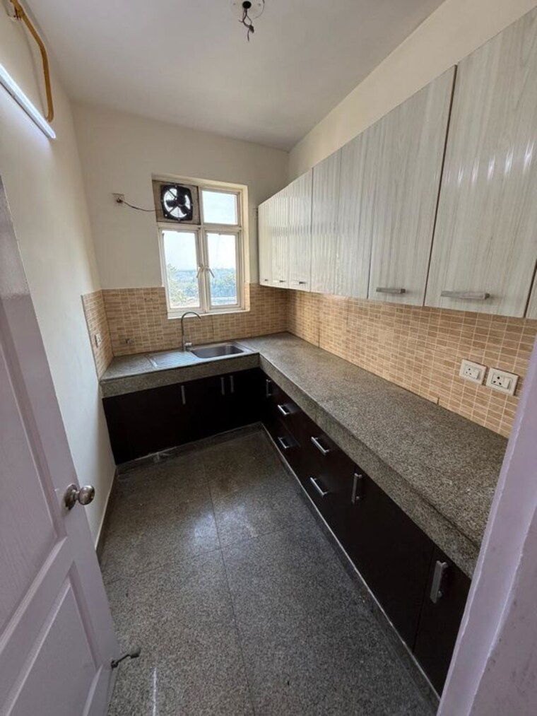 Kitchen, imperia-esfera 3.5 Bedroom 1815 Sq.Ft. Apartment In Sector 37c Gurgaon 10618460