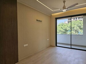 Room in 3 BHK Builder Floor at Sector 23 – for Rent