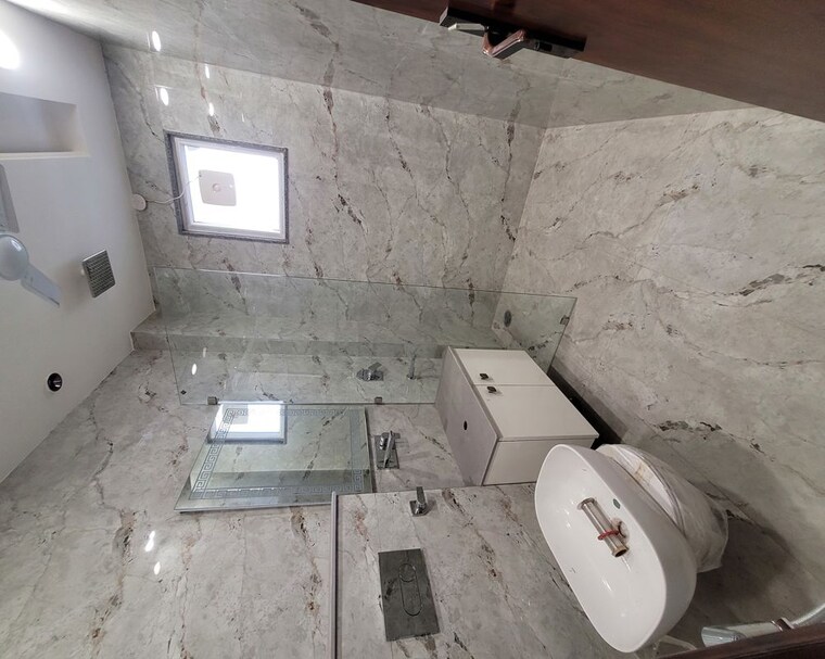 Bathroom, green fields colony 4 Bedroom 2450 Sq.Ft. Builder Floor In Green Fields Colony Faridabad 10619607