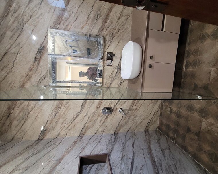 Bathroom, green fields colony 4 Bedroom 2450 Sq.Ft. Builder Floor In Green Fields Colony Faridabad 10619607
