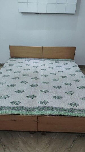 Bedroom in 4 BHK Builder Floor at Palam Vihar – for Rent