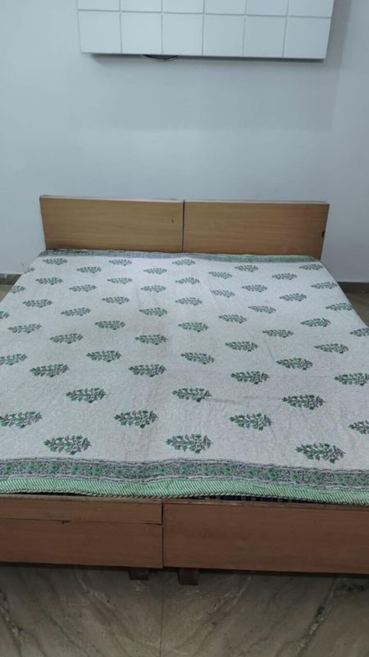 Bedroom, palam vihar 4 Bedroom 300 Sq.Yd. Builder Floor In Palam Vihar Gurgaon 10619622