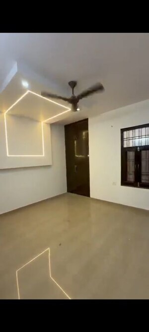 Room in 3 BHK Builder Floor at Green Fields Colony – for Sale