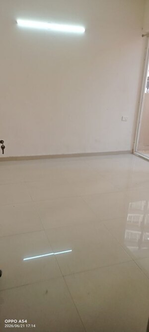 Room in 2 BHK Apartment at Mahagun My Woods, Sector 16c Greater Noida – for Sale