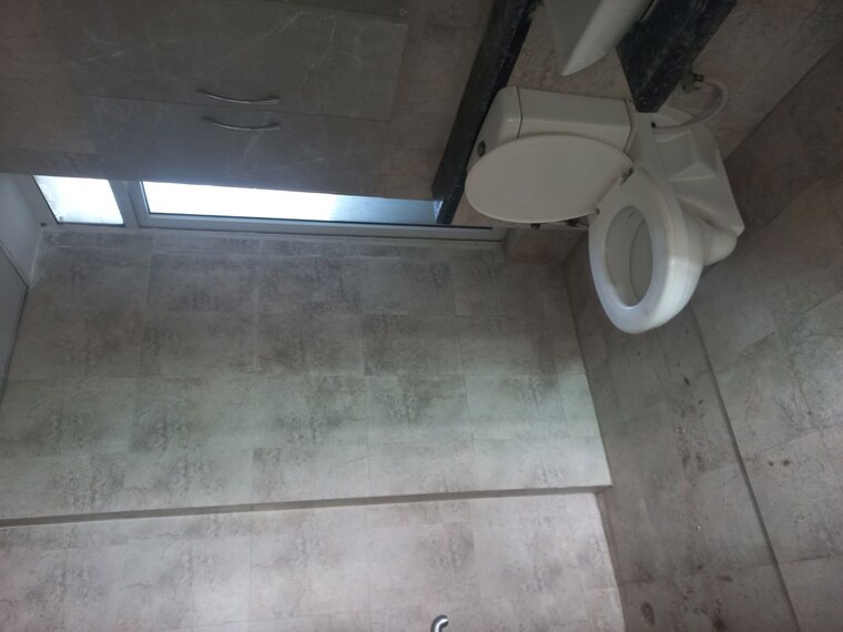 Bathroom, mahagun-mirabella 2.5 Bedroom 1380 Sq.Ft. Apartment In Sector 79 Noida 10619631