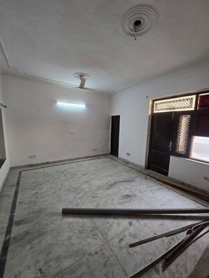Room in 4 BHK Apartment at The Sangam CHS, Sector 21d – for Sale
