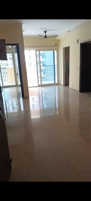 Room in 3 BHK Apartment at Gaur City 2 - 14th Avenue, Sector 16c Greater Noida – for Sale