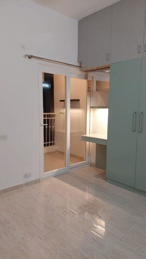 Room in 3 BHK Apartment at Gaur City 2 - 14th Avenue, Sector 16c Greater Noida – for Sale