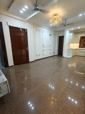 Room in 2 BHK Builder Floor at Indrapuram – for Rent