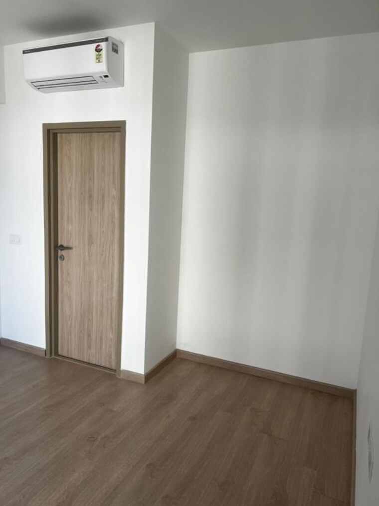 Room, dlf-gardencity-enclave 3.5 Bedroom 1650 Sq.Ft. Builder Floor In Sector 93 Gurgaon 10619685