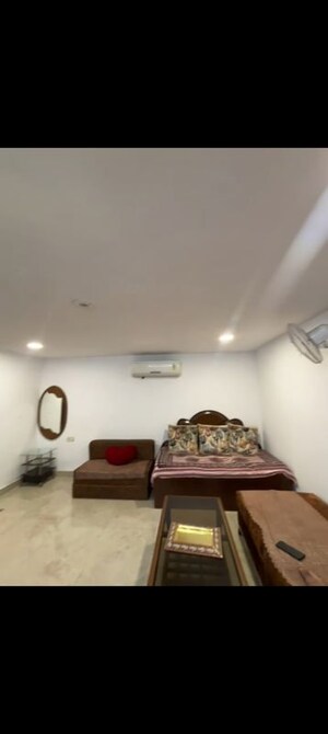Furnished Amenities in 1 RK Builder Floor at Green Fields Colony – for Rent