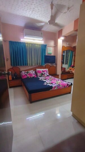 Bedroom in 3 BHK Apartment at Riddhi Gardens CHS, Malad East – for Rent