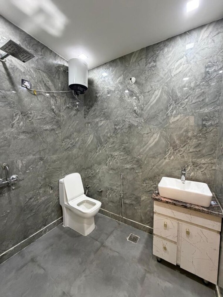 Bathroom, indrapuram 3 Bedroom 1200 Sq.Ft. Builder Floor In Indrapuram Ghaziabad 10619691