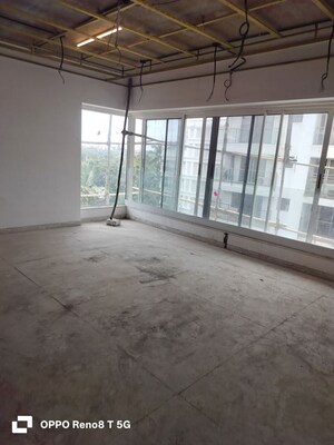 Room in 4 BHK Apartment at Ashish Apartment Juhu, Juhu – for Sale