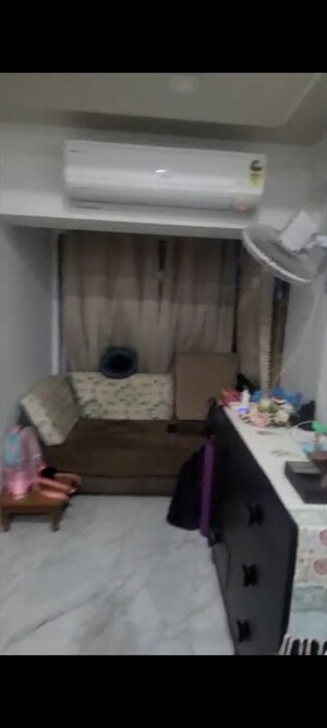 Living Room in 3 BHK Apartment at Navpada – for Rent