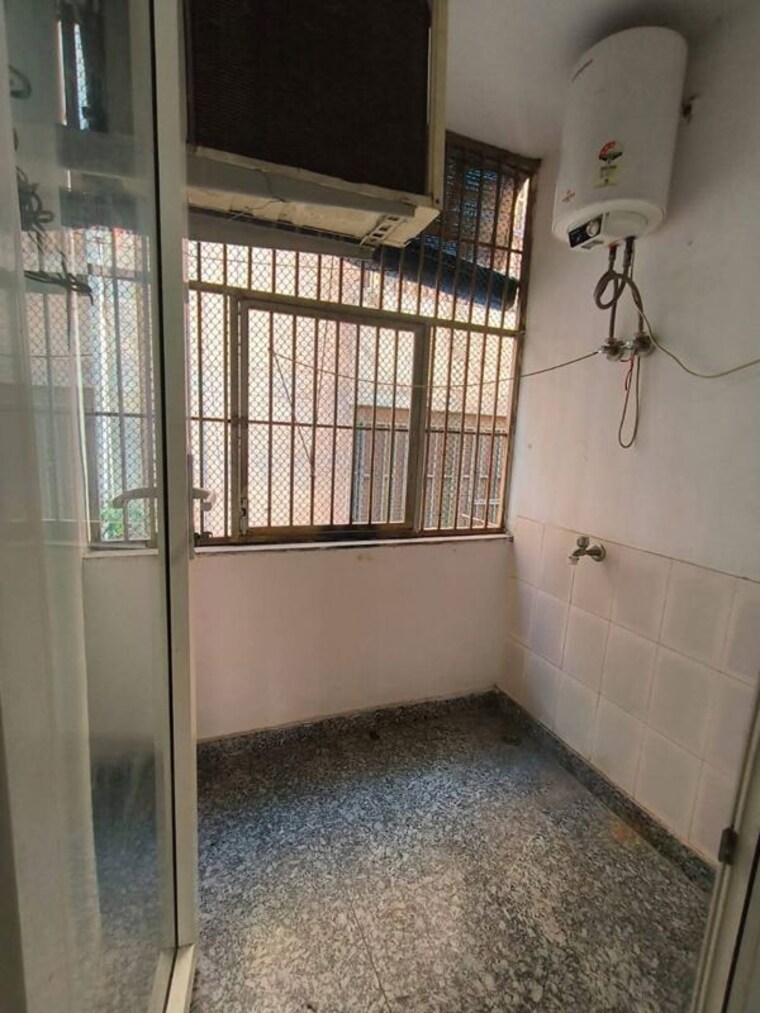 Balcony, malviya nagar 2 Bedroom 75 Sq.Yd. Builder Floor In Malviya Nagar Delhi 10618476