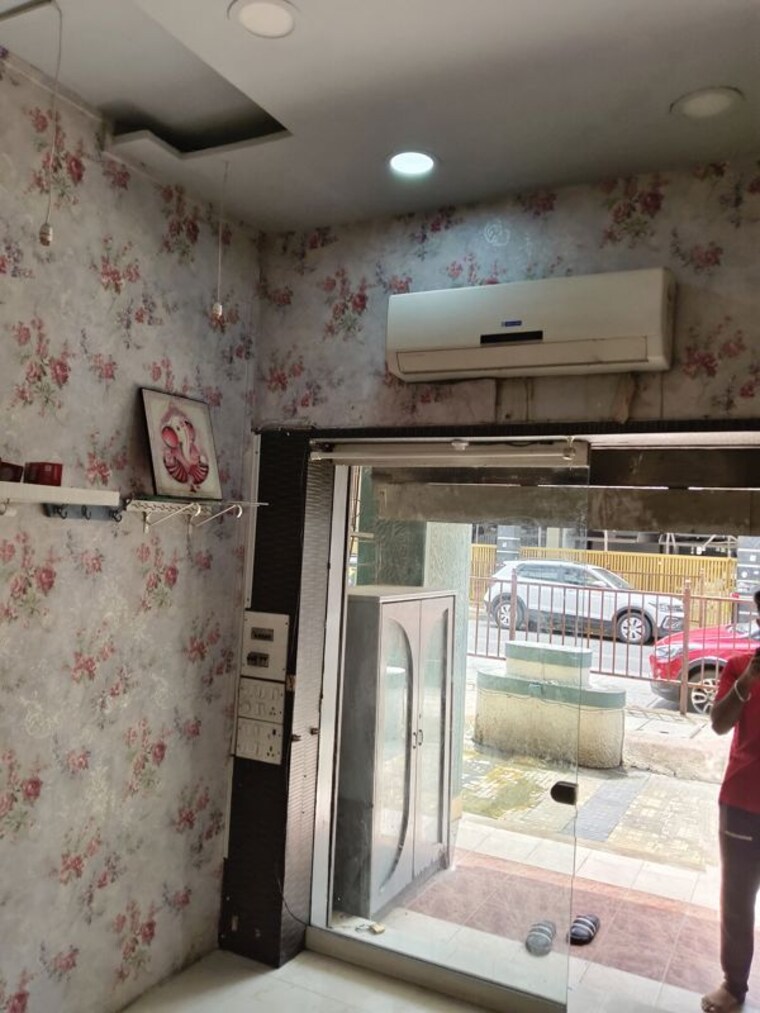 Balcony, navpada Commercial Shop 150 Sq.Ft. In Navpada Mumbai 10619721