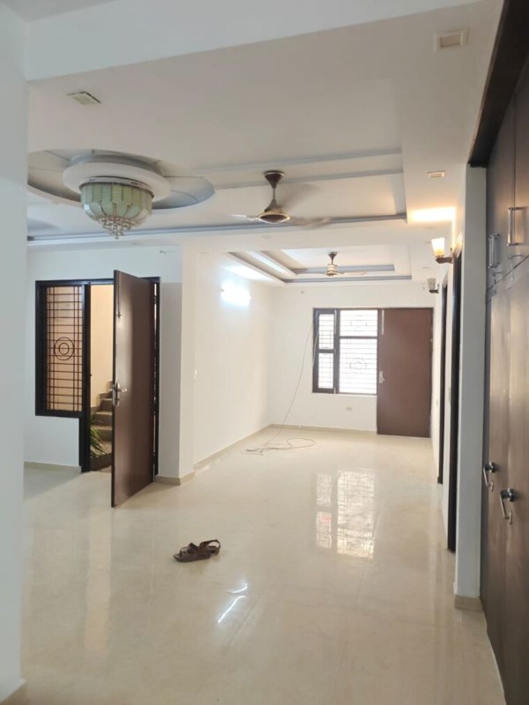 Kitchen, green fields colony 3 Bedroom 200 Sq.Yd. Builder Floor In Green Fields Colony Faridabad 10619757