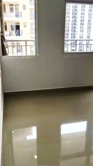 Room in 2 BHK Apartment at GLS Avenue 81, Sector 81 – for Rent