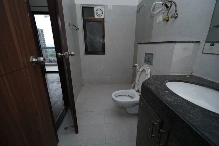 Bathroom, godrej-oasis 2 Bedroom 1307 Sq.Ft. Apartment In Sector 88a Gurgaon 10619760