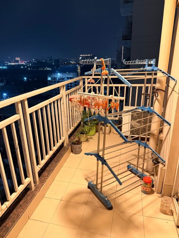 Balcony, m3m-marina 3 Bedroom 1650 Sq.Ft. Apartment In Sector 68 Gurgaon 10619805