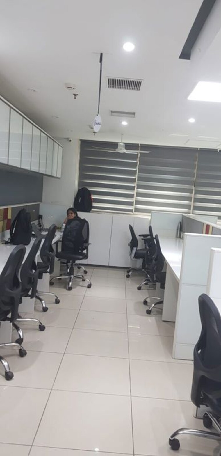 Team Area, savvy-shapath-v Commercial Office Space 1250 Sq.Ft. In Prahlad Nagar Ahmedabad 10619821