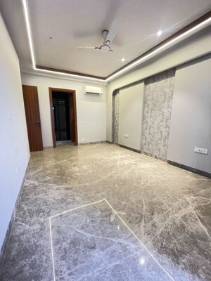 Bedroom in 4 BHK Builder Floor at Sector 23 – for Rent