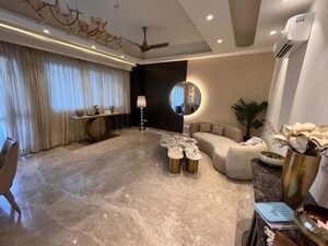 Parking in 4 BHK Builder Floor at Sector 23 – for Rent