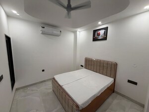 Room in Studio Builder Floor at Sector 30 – for Rent