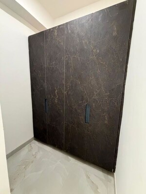 Furnished Amenities in Studio Builder Floor at Sector 30 – for Rent