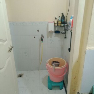 Bathroom in 1 BHK Apartment at Mountain Breeze, Powai – for Rent