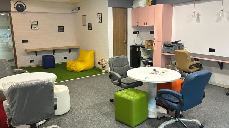 Team Area, sola Commercial Office Space 1072 Sq.Ft. In Sola Ahmedabad 10619888