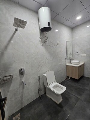 Bathroom in 1 RK Builder Floor at Sector 30 – for Rent