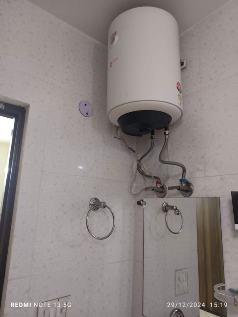 Bathroom, sector 46 1 Bedroom 200 Sq.Yd. Builder Floor In Sector 46 Gurgaon 10619897