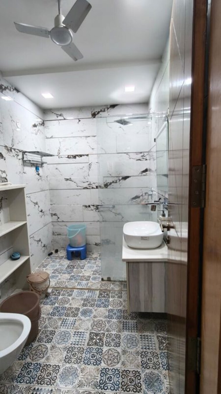 Bathroom, bptp-parkland-pride 3 Bedroom 250 Sq.Yd. Builder Floor In Sector 77 Faridabad 10619917