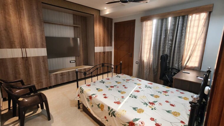 Bedroom, bptp-parkland-pride 3 Bedroom 250 Sq.Yd. Builder Floor In Sector 77 Faridabad 10619917