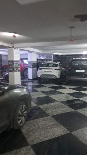 Parking in 2 BHK Builder Floor at Subhash Nagar – for Rent