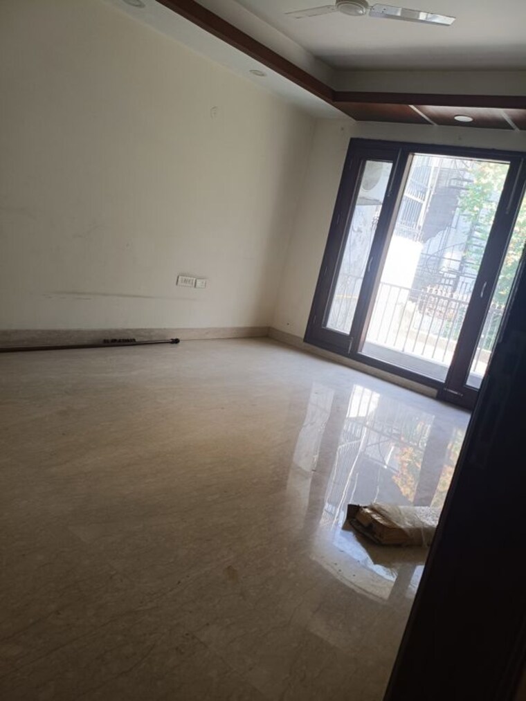 Room, new friends colony 6+ Bedroom 505 Sq.Yd. Independent House In New Friends Colony Delhi 10619913